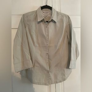 Columbia women’s button down blouse, Omni shade, medium with 3/4 sleeves.